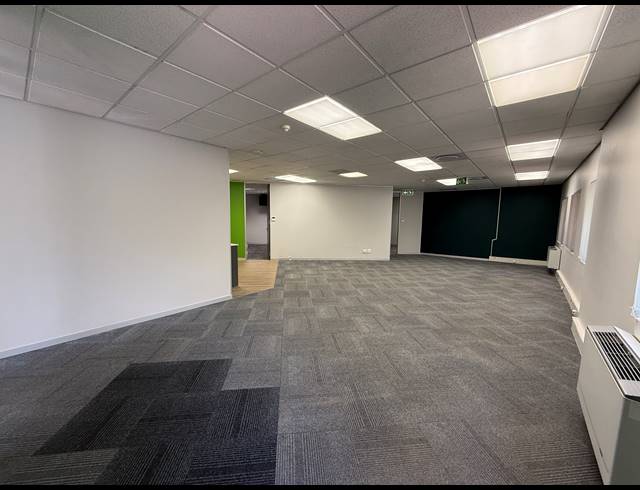164M² OFFICE TO LET IN PARKTOWN
